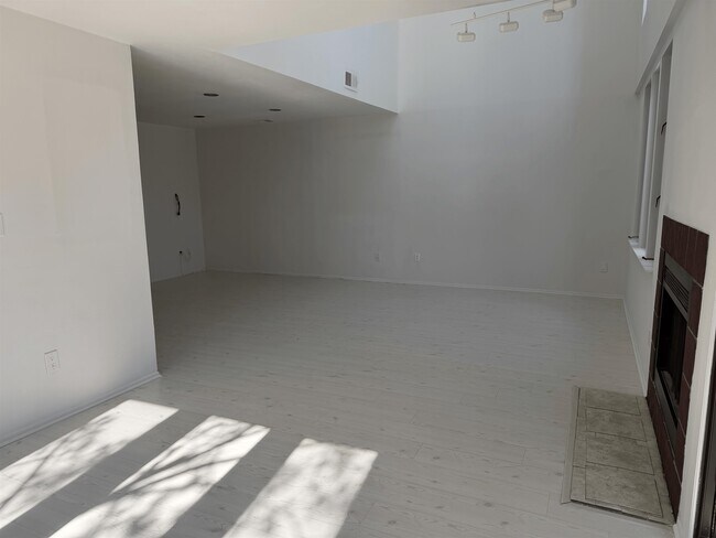 Photo - 798 Spinnaker Ct Unit 798