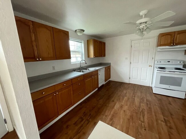 Photo - Cute 2 Bedroom House with Bonus Room