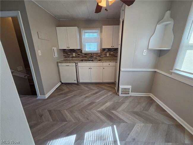 Photo - 994 Yellowstone Rd