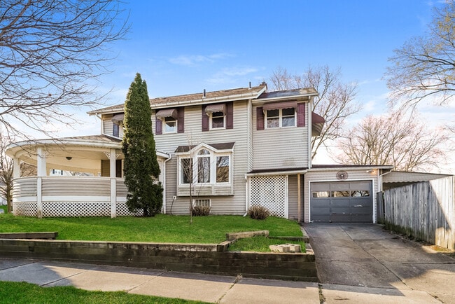 Photo - 1420 Oakwood Ave