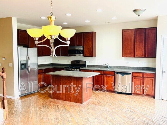 Photo - 765 Thornbury Ct