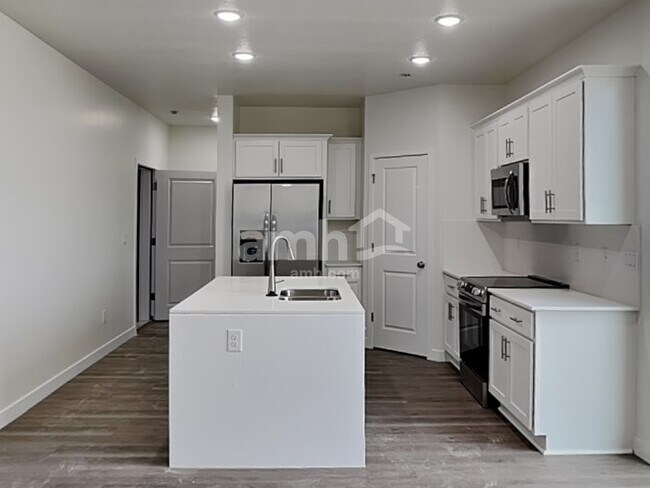 Photo - 1268 W Mahogany St