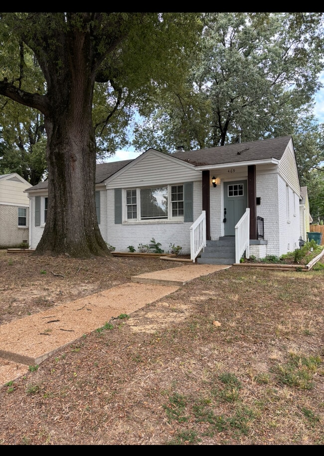 Building Photo - 469 Lytle St