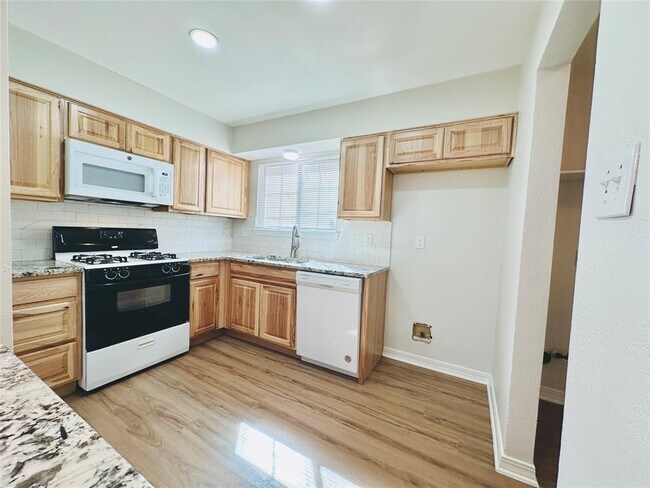 Photo - 1605 Somerset Dr