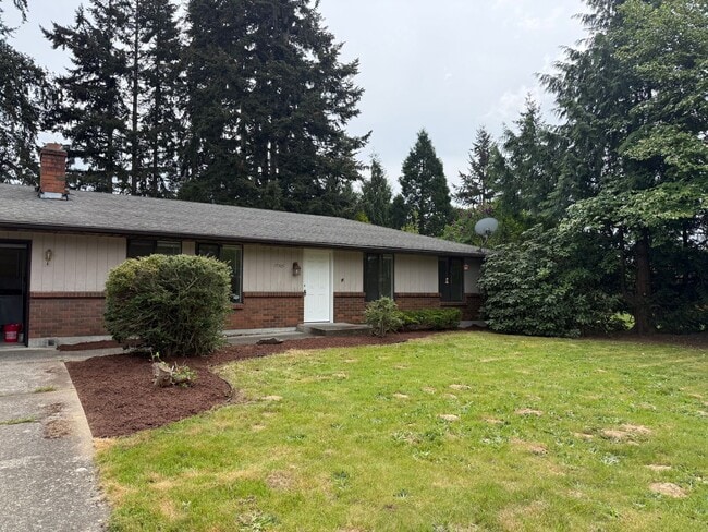 Building Photo - 3 bedroom 2 Bath All New and Upgraded Easy Access to Shops & Frwy $2900 a Month.
