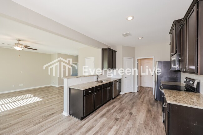 Photo - 1527 Mackinac Dr