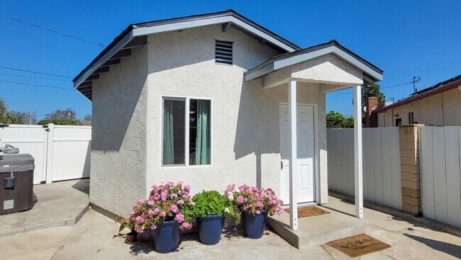 16131 Sunny Ct