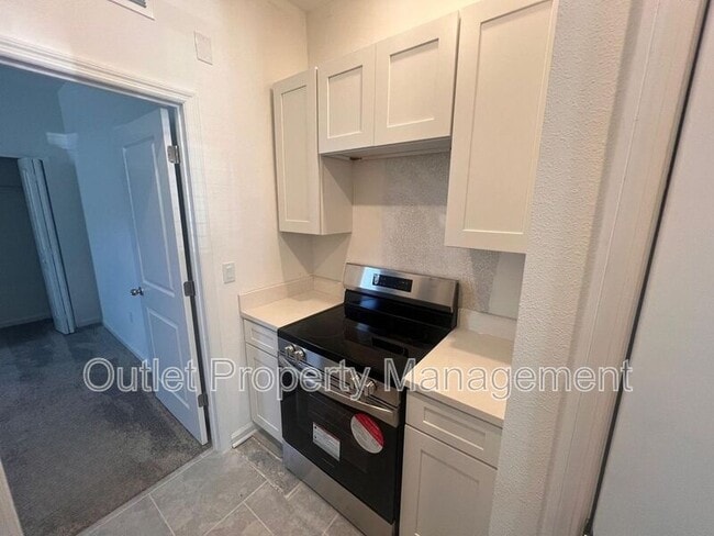 Photo - 692 Reggie Rd