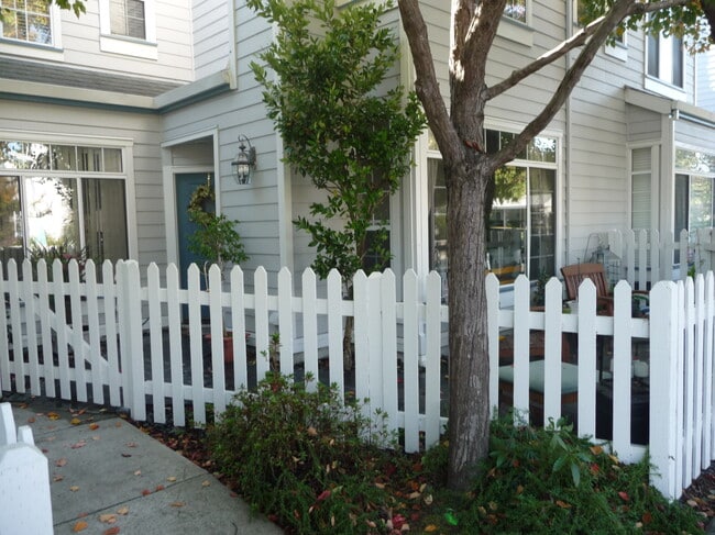 Photo - 119 Commodore Dr