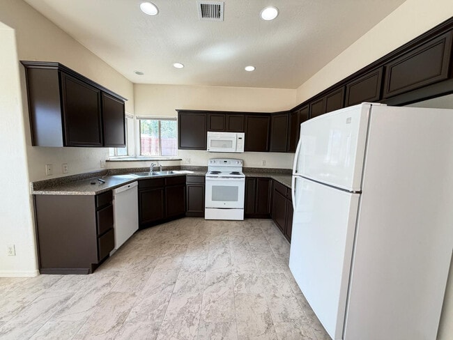 Building Photo - 4613 Bay Cir