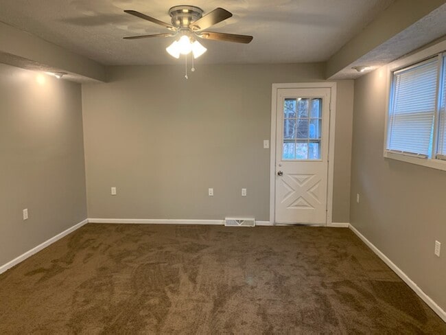 Photo - 816 Cody Ct NW