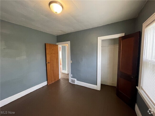 Building Photo - 578 Hoye Ave Unit 1 Rental