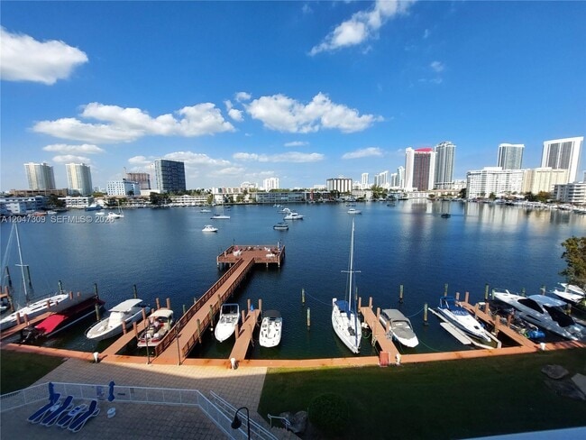 Building Photo - 400 Golden Isles Dr Unit 47