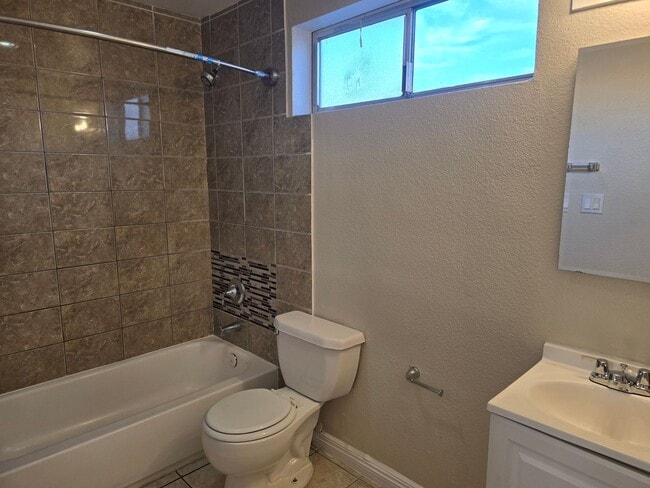 Photo - 1724 Breckenwood Ct Unidad 2