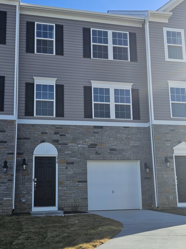 Photo - 258 Macoun Way Townhome