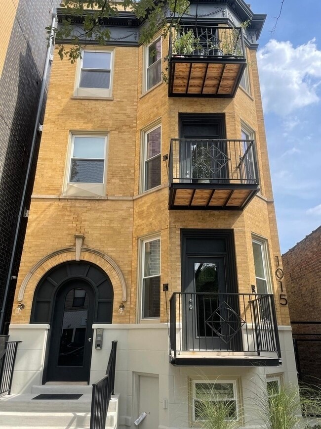 Building Photo - 1015 N California Ave Rental