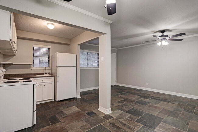 Photo - 405 Hawthorne St