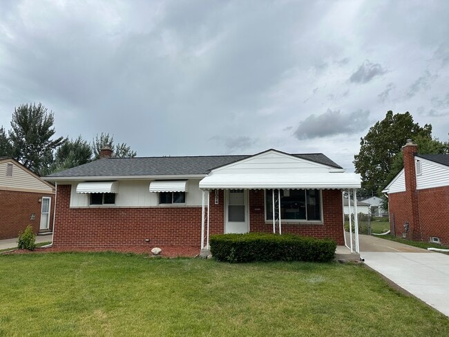 Building Photo - 31074 Birchwood St Rental