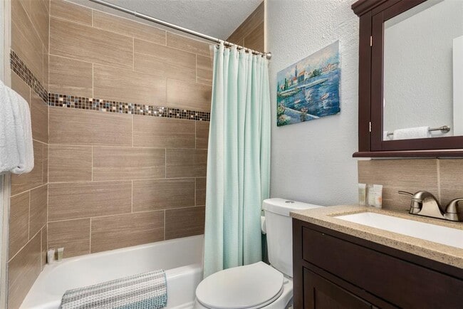 Photo - 2401 Manor Rd Unit 209