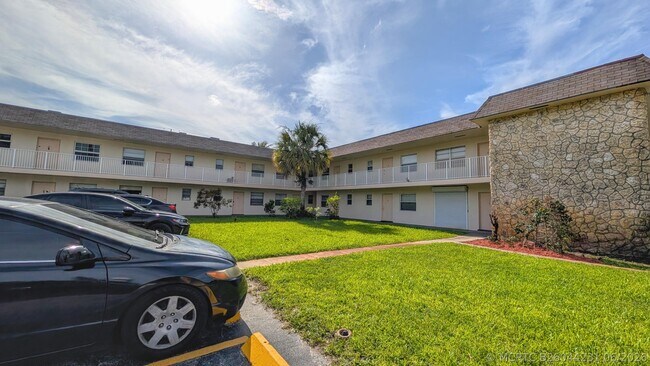 2301 SE 4th St Unit 12