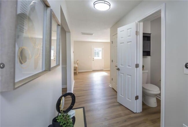 Photo - 833 Marie Trce