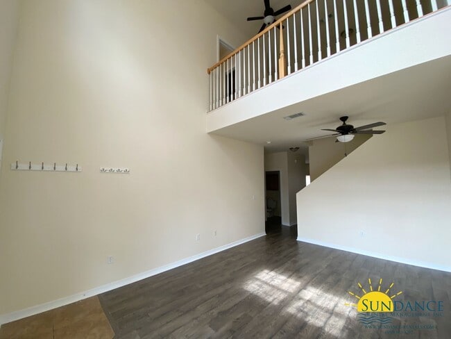 Photo - 1549 Bentley Cir