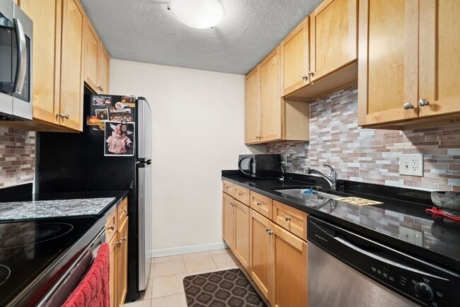 Photo - Minutes to Assembly Row - Highway Access - Off St. Parking - On Site Laundry - Storage - Update K...