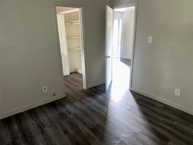 Photo - 5409 Suez St Unit 4