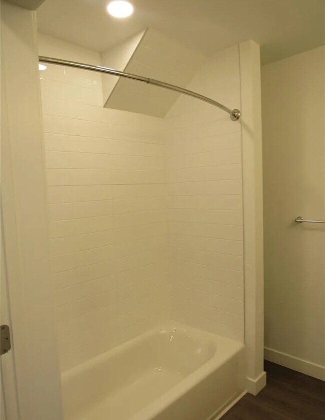 Photo - 2207 E 37th Ave Unidad 1
