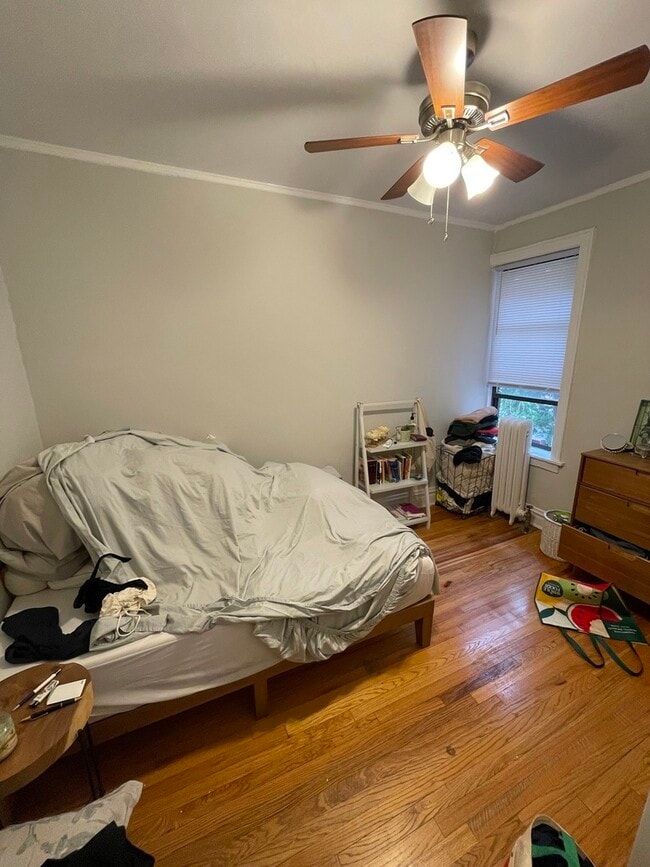 Photo - 631 W Roscoe St