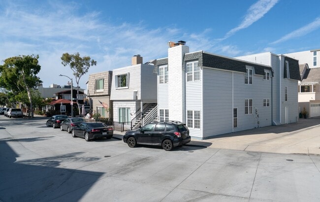 Building Photo - 314 E Bay Ave Unit 314 East Bay Ave. Lower