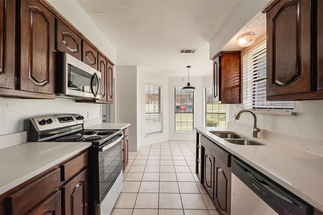 Photo - 9625 Cherry St