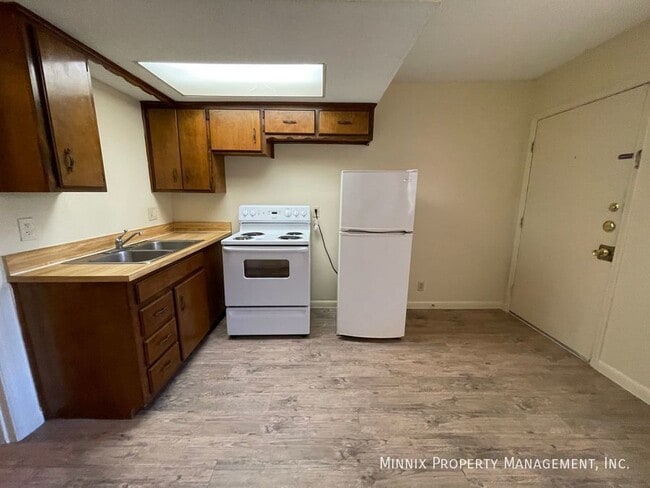 Photo - 500 4th Ave Unit 04