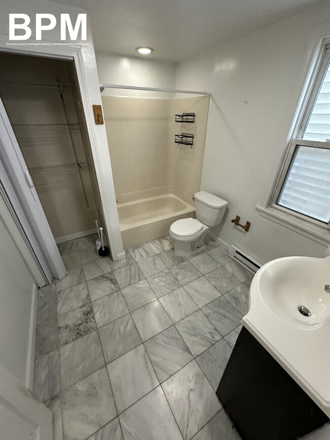 Photo - 367 Maverick St Unit 2