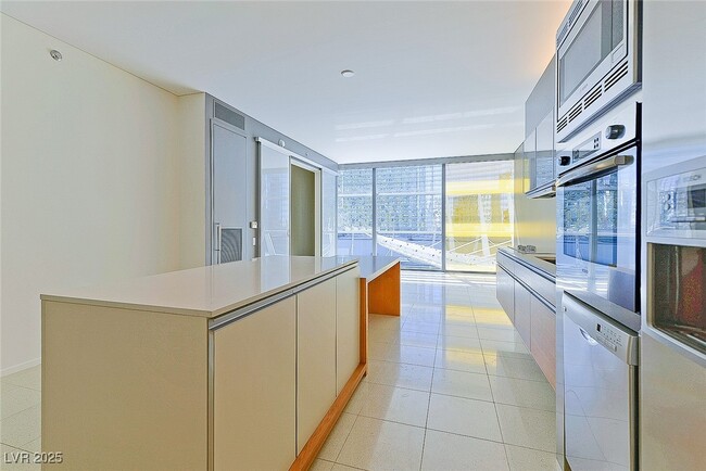 Building Photo - 3726 S Las Vegas Blvd Unit 504