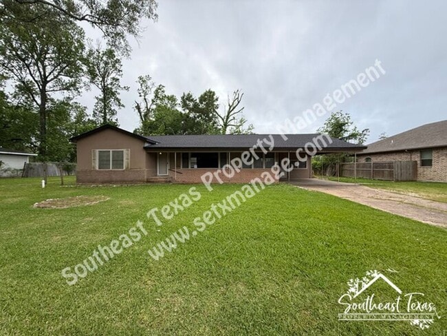 Building Photo - 3255 Charles St