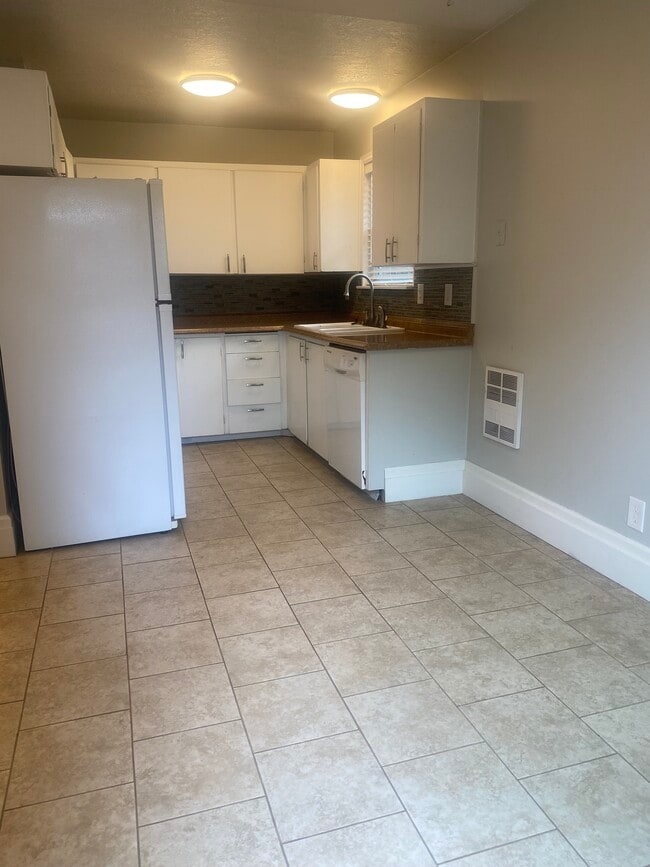 Photo - 749 NE 20th Pl Unidad 1