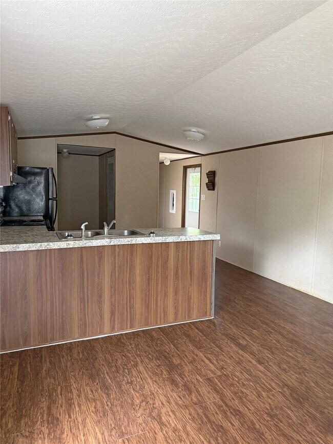 Photo - 390 Hidden Oaks Dr