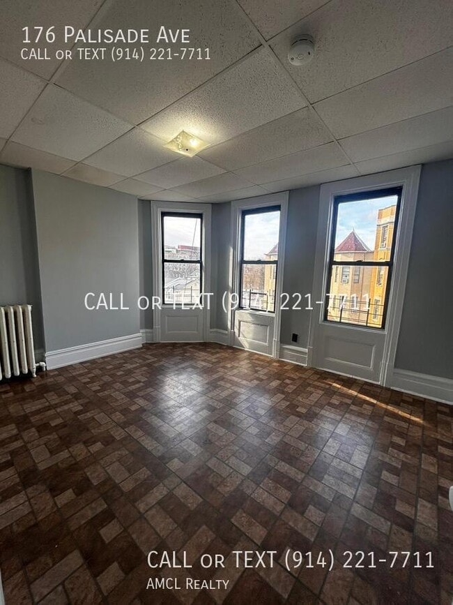 Building Photo - 176 Palisade Ave