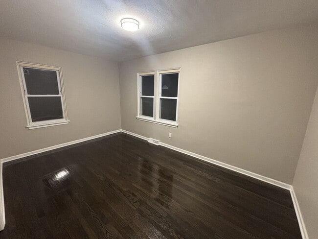 Photo - 1058 Baker St