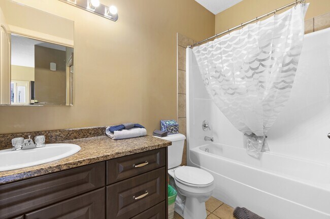 Photo - 9205-9293 93 Ave Unit 102