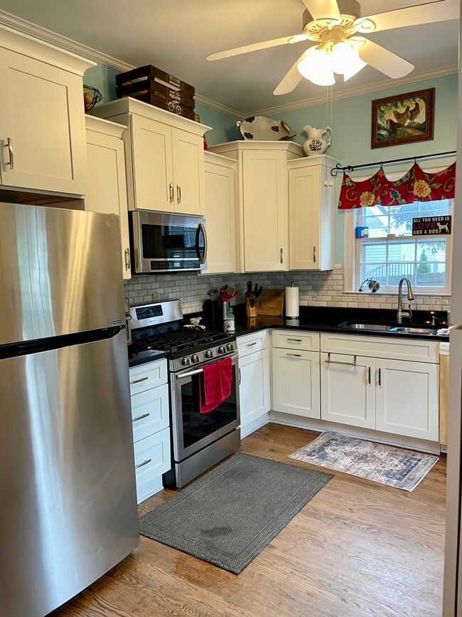 Photo - 320 E 5th Ave