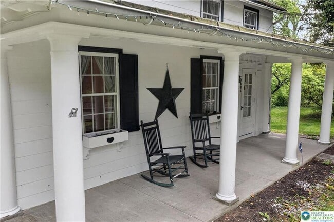 Photo - 5686 Cetronia Rd