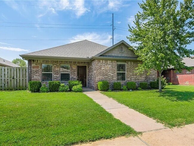 Building Photo - 3905 S W Capstone Ave