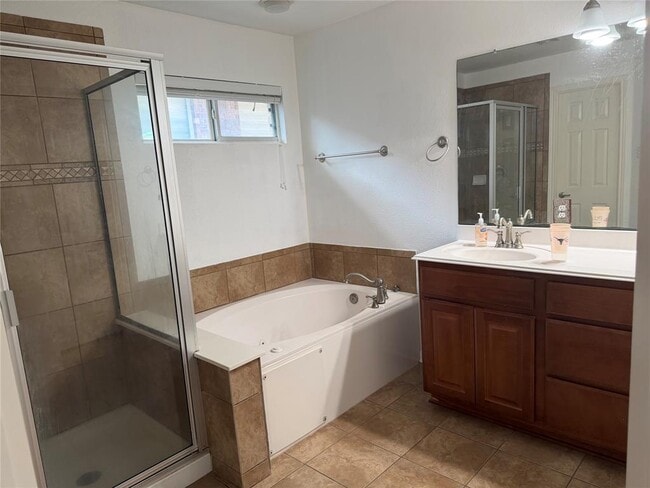 Photo - 15228 Fernhill Dr