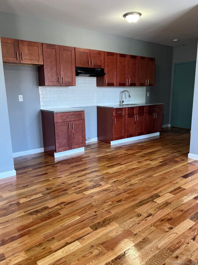 Photo - 79 Barbour St Unit S3