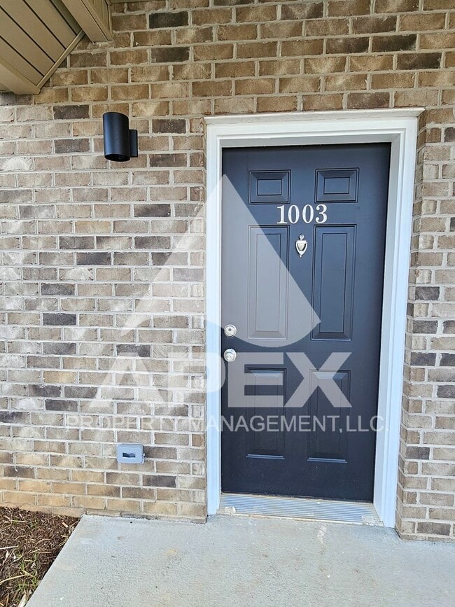 Photo - AVALON TOWNHOMES – LIKE NEW - 2 Bd/2.5 Ba Townhome off Topside Road with convenient access to Mar...