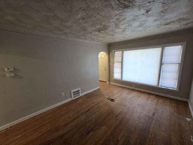 Photo - 20101 Biltmore St