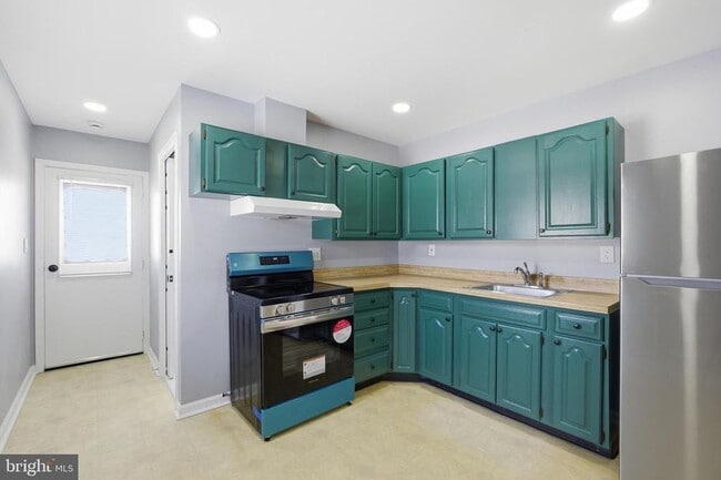 Photo - 444 Carrollton Dr