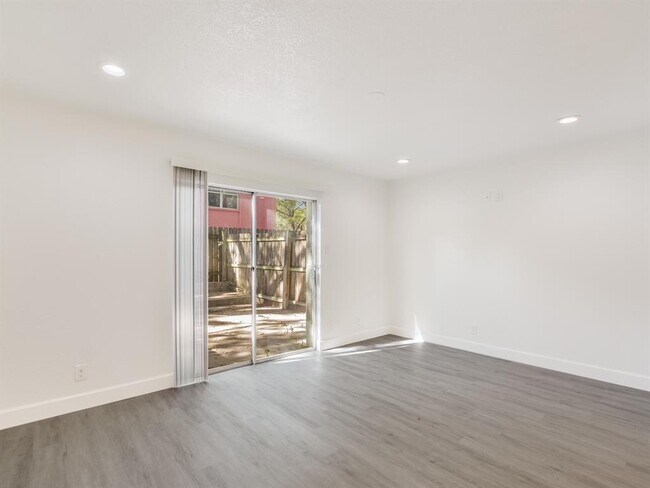 Photo - 3816 Southway Dr